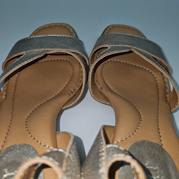 NEW Born Sadie Sandal Womens 9 Gold Metallic Leather Block Heel Ankle Strap - Picture 10 of 14